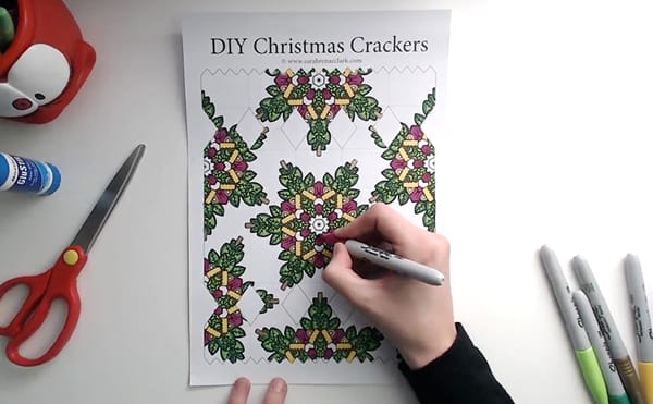 How to make a DIY Christmas Cracker – Step 2 How to make a DIY Christmas Cracker - Step 2