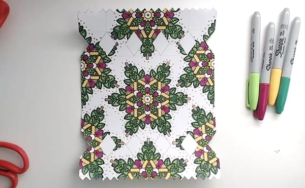 How to make a DIY Christmas Cracker – Step 3 How to make a DIY Christmas Cracker - Step 3