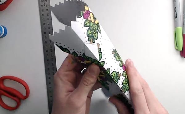 How to make a DIY Christmas Cracker – Step 5 How to make a DIY Christmas Cracker - Step 5