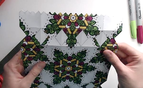 How to make a DIY Christmas Cracker – Step 8 How to make a DIY Christmas Cracker - Step 8