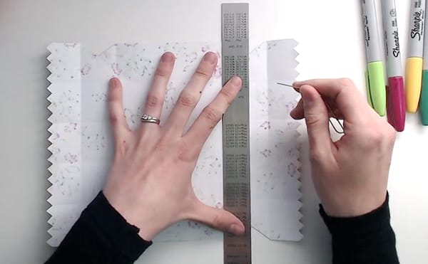 How to make a DIY Christmas Cracker – Step 9 How to make a DIY Christmas Cracker - Step 9