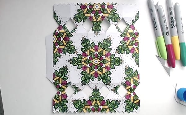 How to make a DIY Christmas Cracker – Step 12 How to make a DIY Christmas Cracker - Step 12