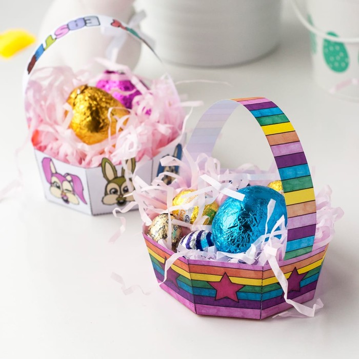 Make your own Easter egg baskets with this set of 8 printable templates by Sarah Renae Clark. Find more Easter printables and coloring pages at www.sarahrenaeclark.com