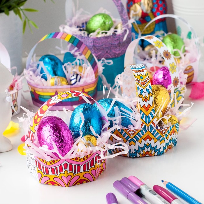 Make your own Easter egg baskets with this set of 8 printable templates by Sarah Renae Clark. Find more Easter printables and coloring pages at www.sarahrenaeclark.com
