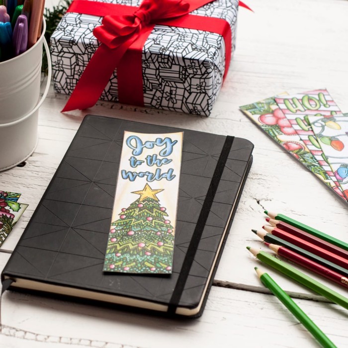 DIY Christmas bookmarks – 12 printable coloring bookmark templates | Find more Christmas printable activities and coloring pages at www.sarahrenaeclark.com/christmas