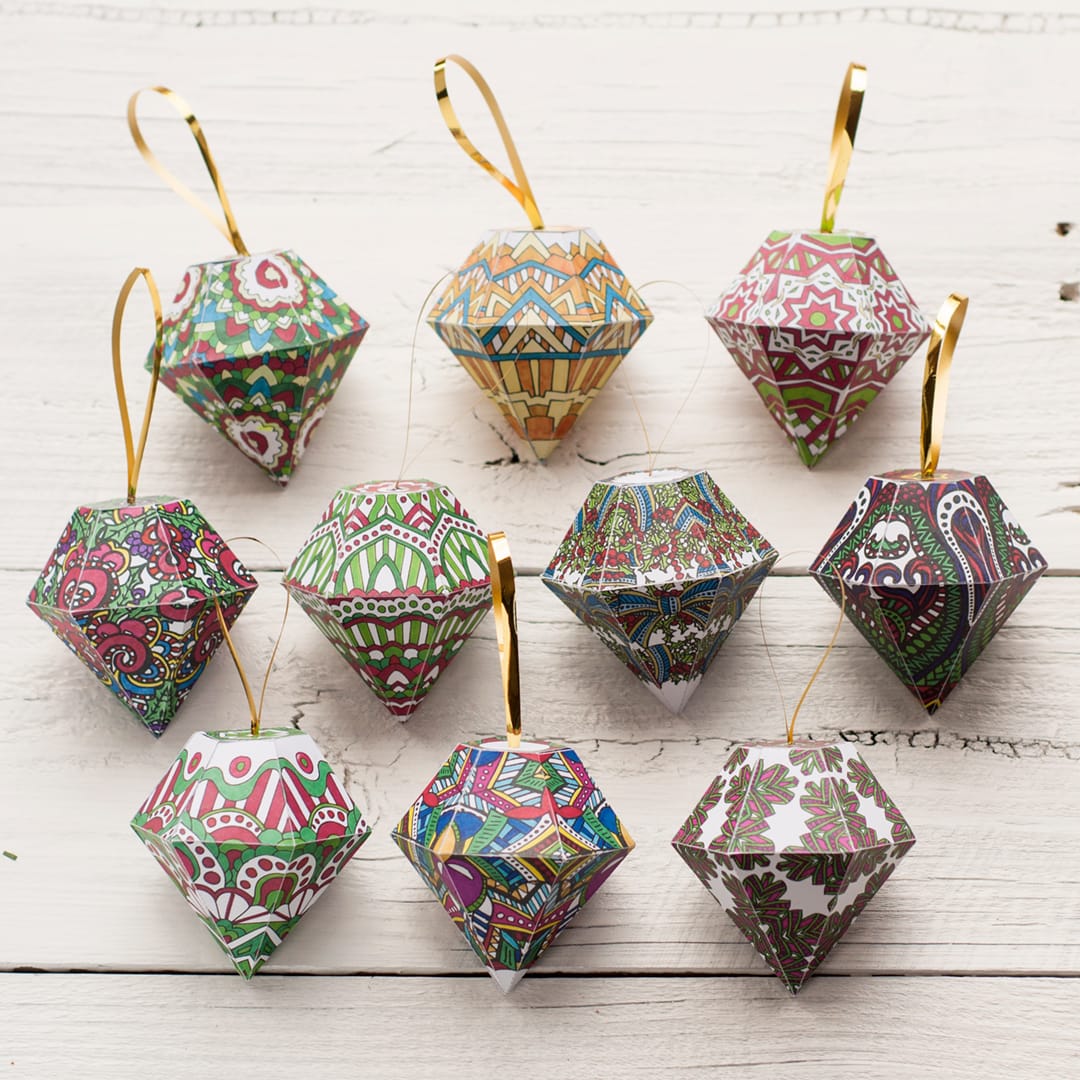 DIY Christmas ornaments - coloring page template to make these cute ornaments for Christmas!