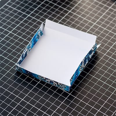 How to make a Christmas paper gift box - Lid step 8