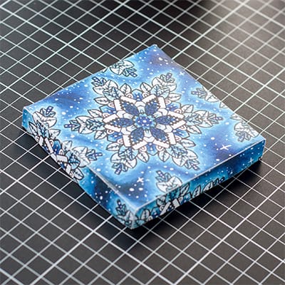 How to make a Christmas paper gift box - Lid step 9