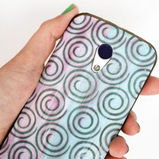 Customize a cell phone case with a coloring page | Click to see all 29 creative ways to repurpose your coloring pages | #coloringpage #crafts www.sarahrenaeclark.com