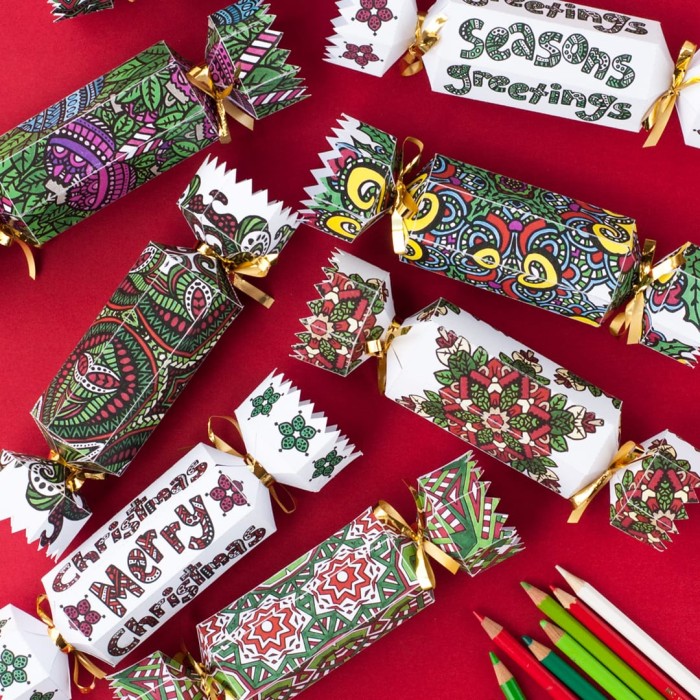 Make your own Christmas crackers with these 8 coloring cracker designs! | Find more Christmas printable activities and coloring pages at www.sarahrenaeclark.com/christmas
