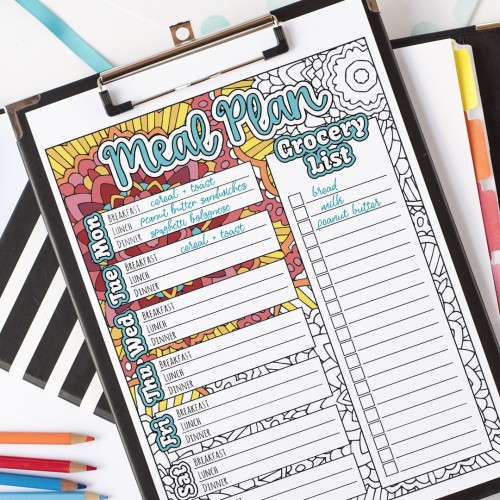 Meal planner printable - color in and plan your weekly meals for the family! Includes breakfast, lunch and dinner plus a grocery list. Find more planner printables at www.sarahrenaeclark.com | #printable #printables
